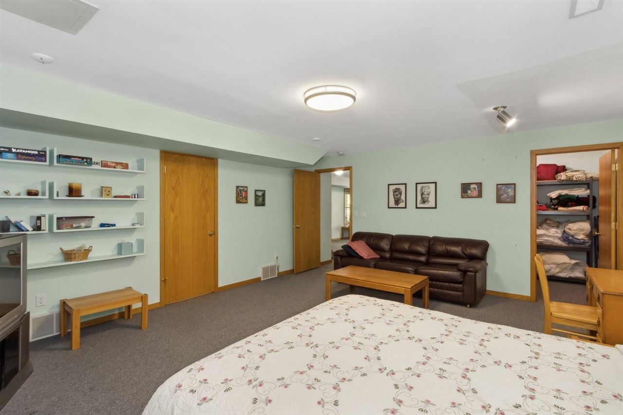 4691 Running Deer Woods NE