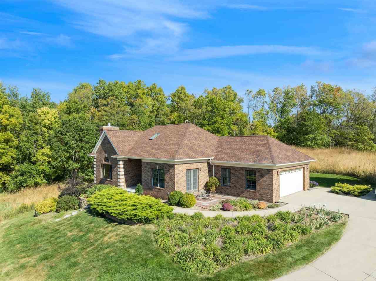 4691 Running Deer Woods NE