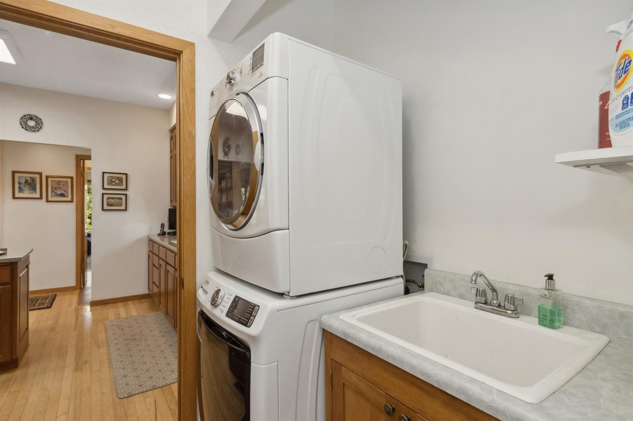 4691 Running Deer Woods NE