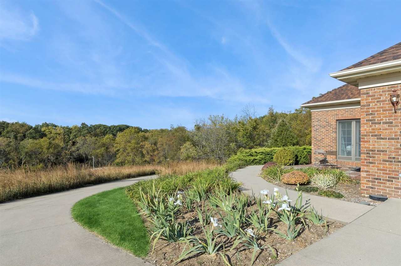 4691 Running Deer Woods NE