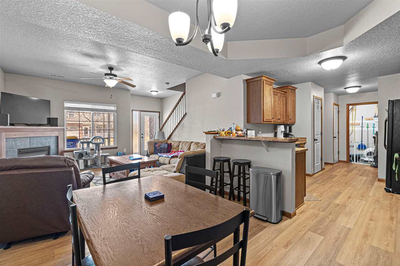 1536 Burr Dr