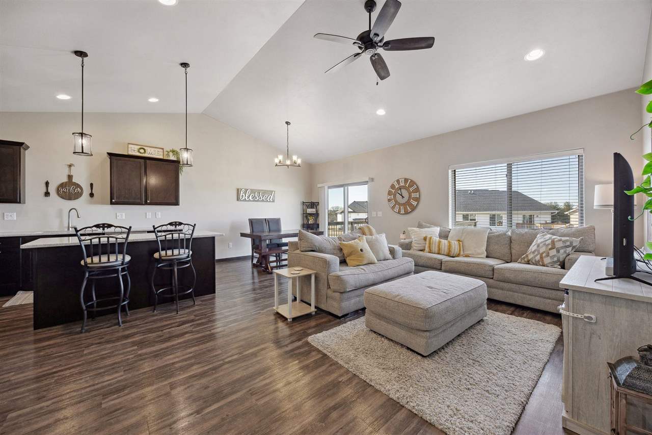 1220 Leann Cir
