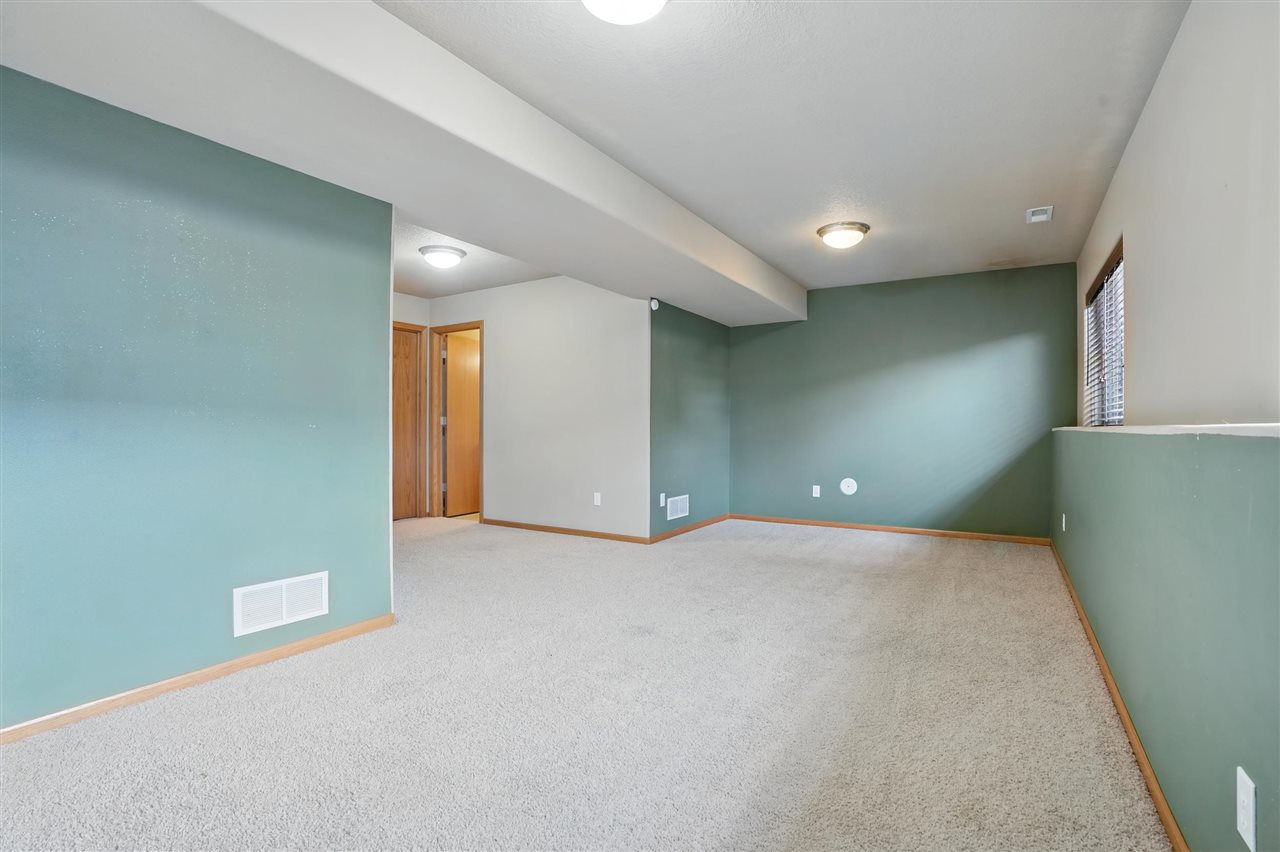 57 N Park Ridge Rd