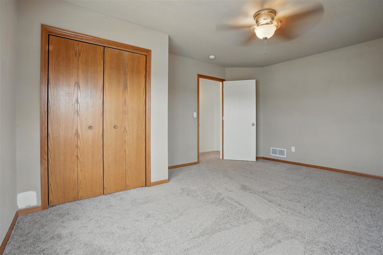 57 N Park Ridge Rd