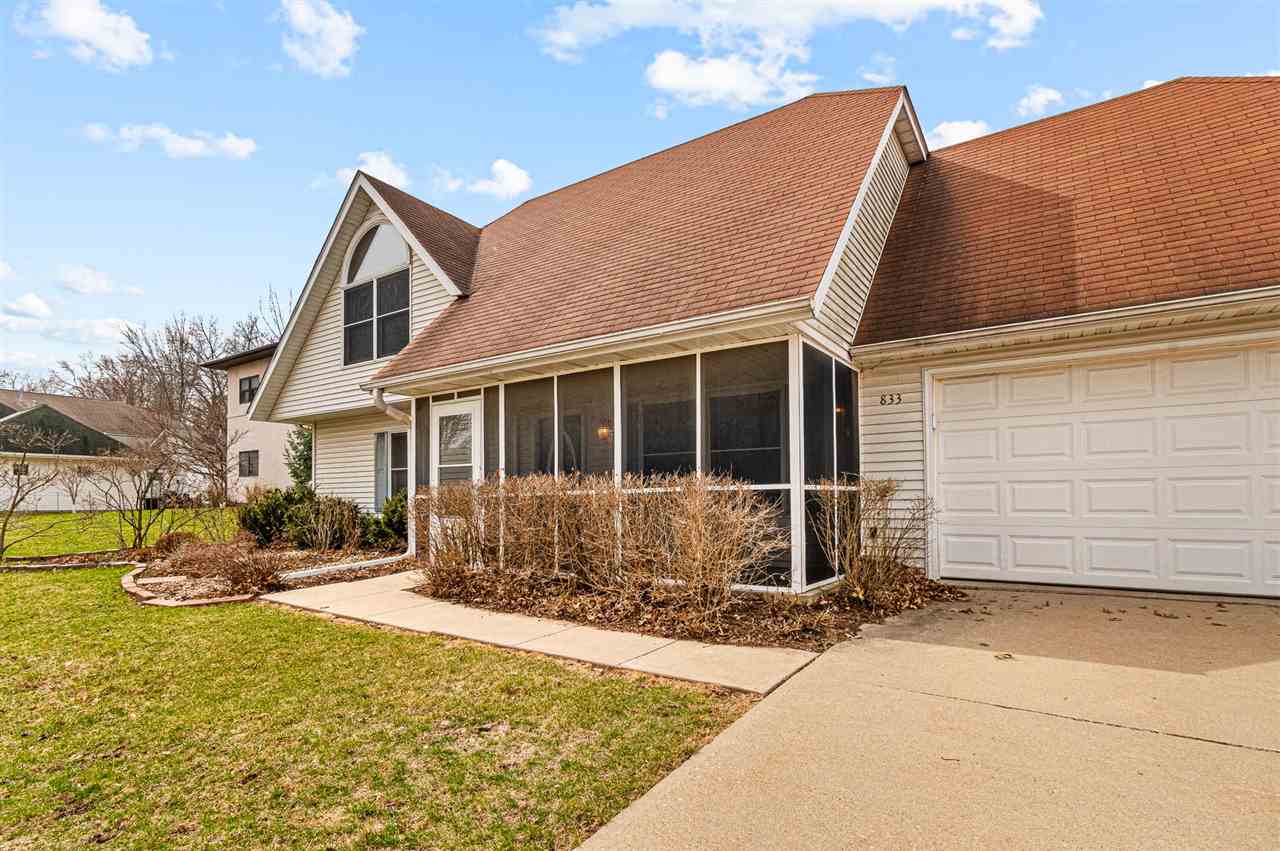 833 Longfellow Pl
