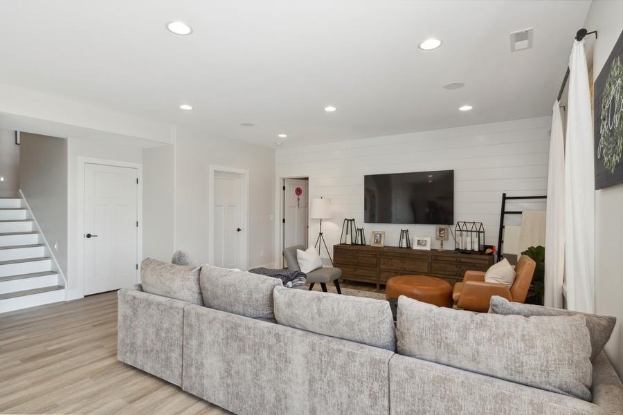 1702 Green Oak Cir