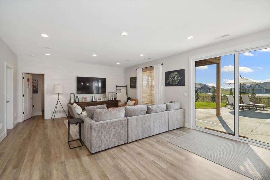 1702 Green Oak Cir