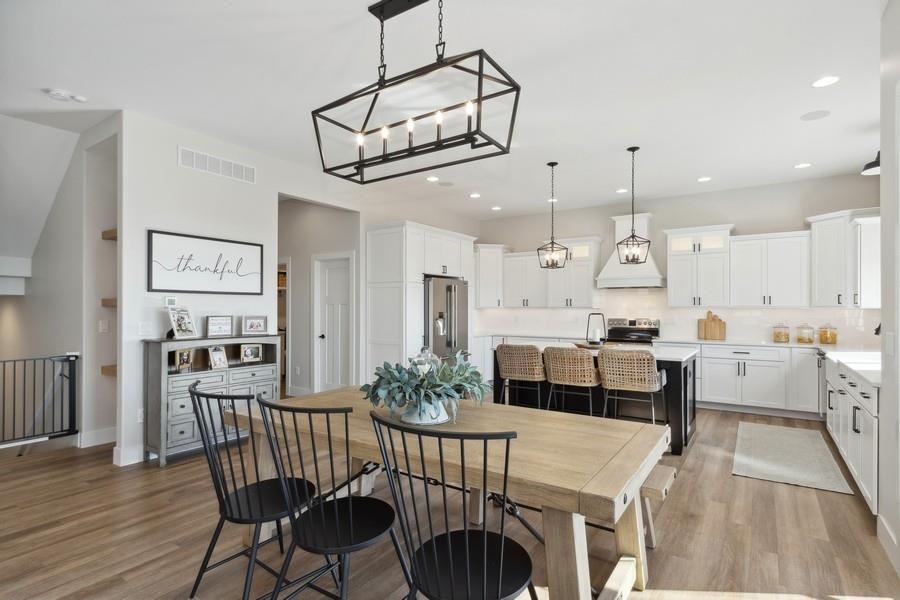 1702 Green Oak Cir