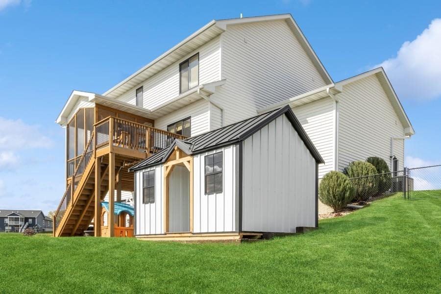 1702 Green Oak Cir