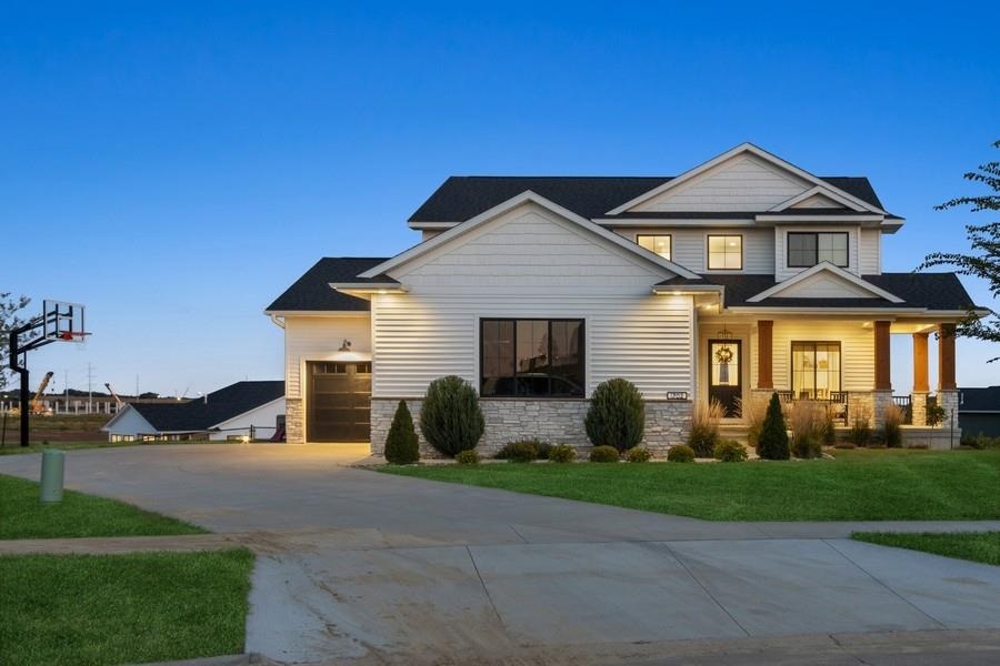 1702 Green Oak Cir