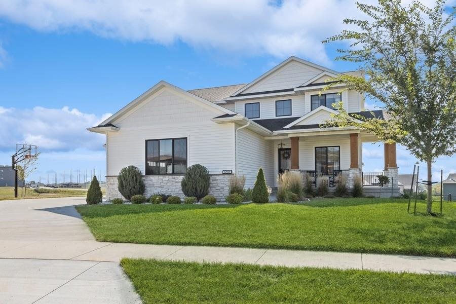 1702 Green Oak Cir