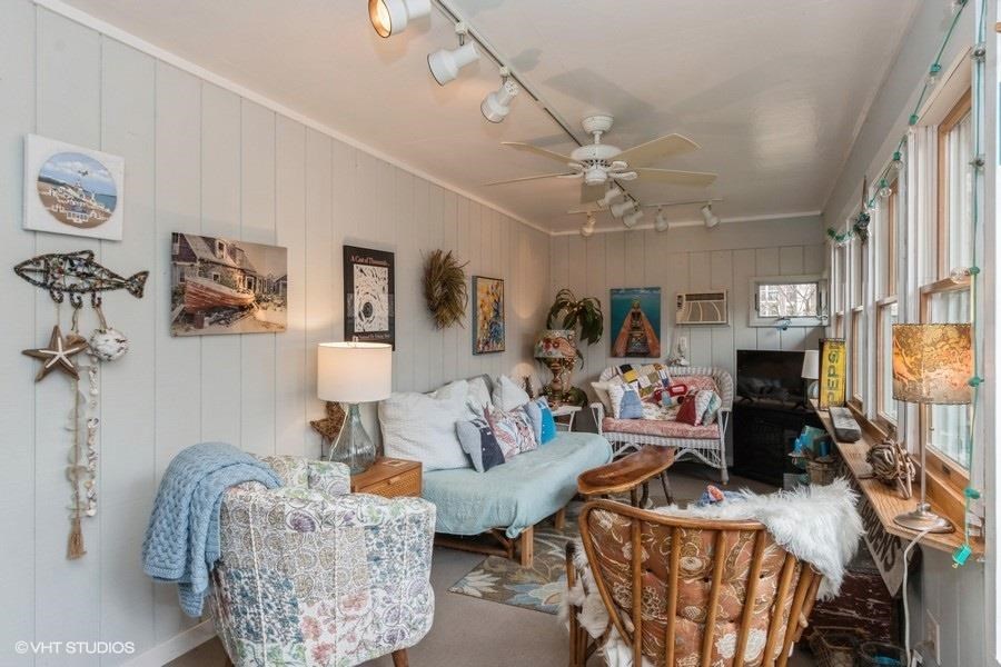 918 Bluffwood Dr
