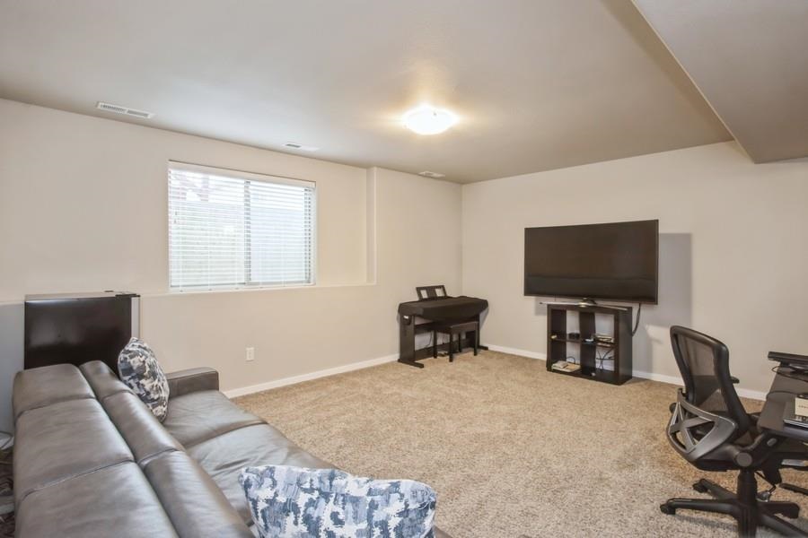 1232 Mary Ln