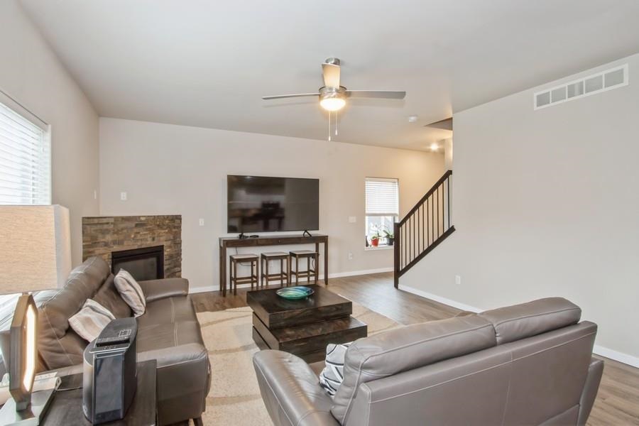 1232 Mary Ln