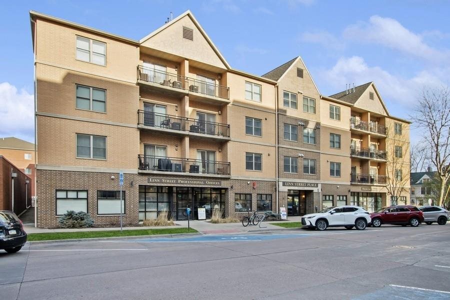 332 S Linn St Unit: 312