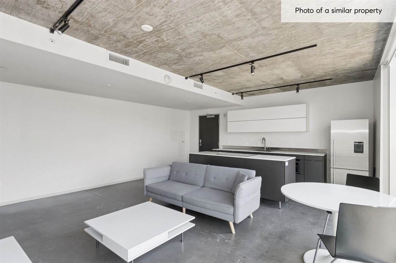 201 E Washington St Unit: No. 501