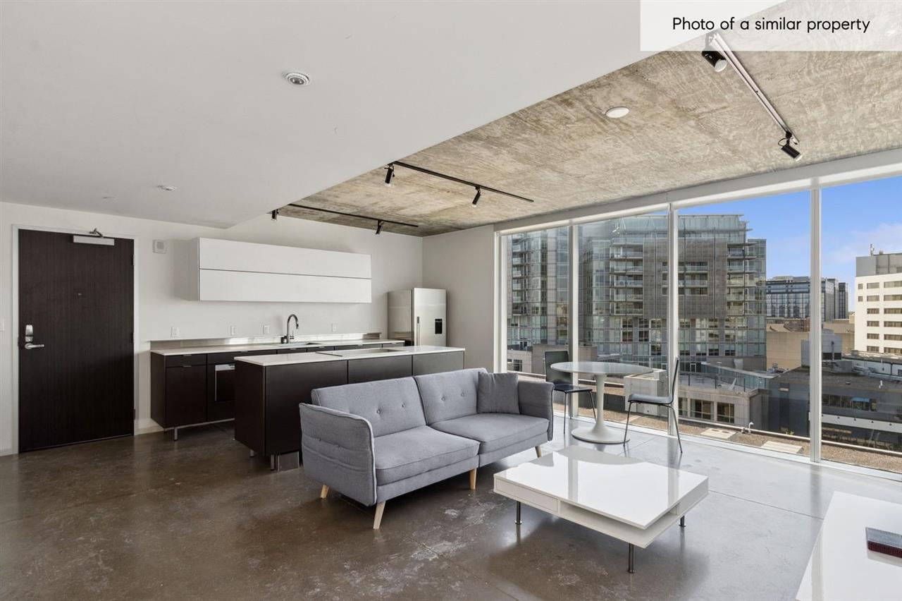 201 E Washington St Unit: No. 701
