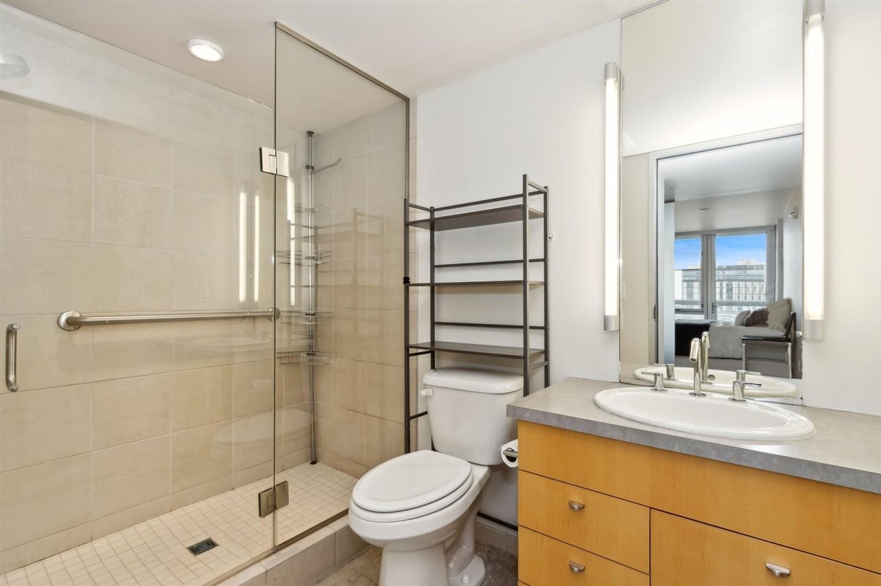 221 E College St Unit: No. 708