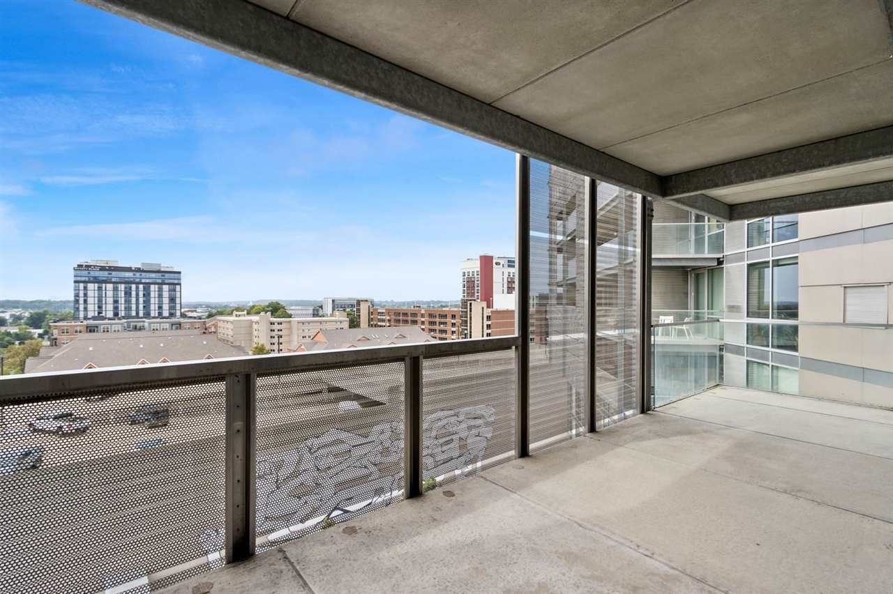 221 E College St Unit: No. 708