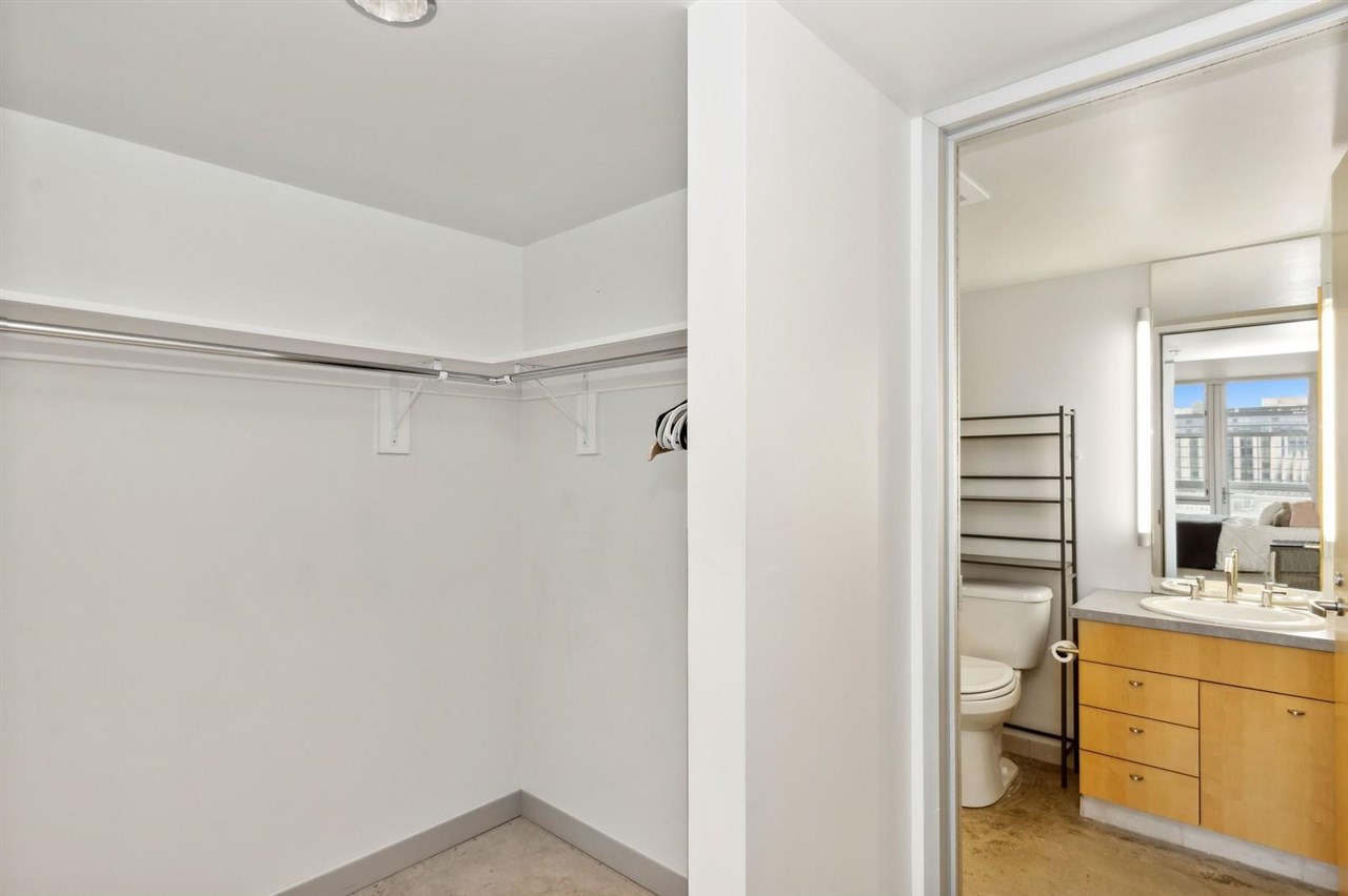 221 E College St Unit: No. 708