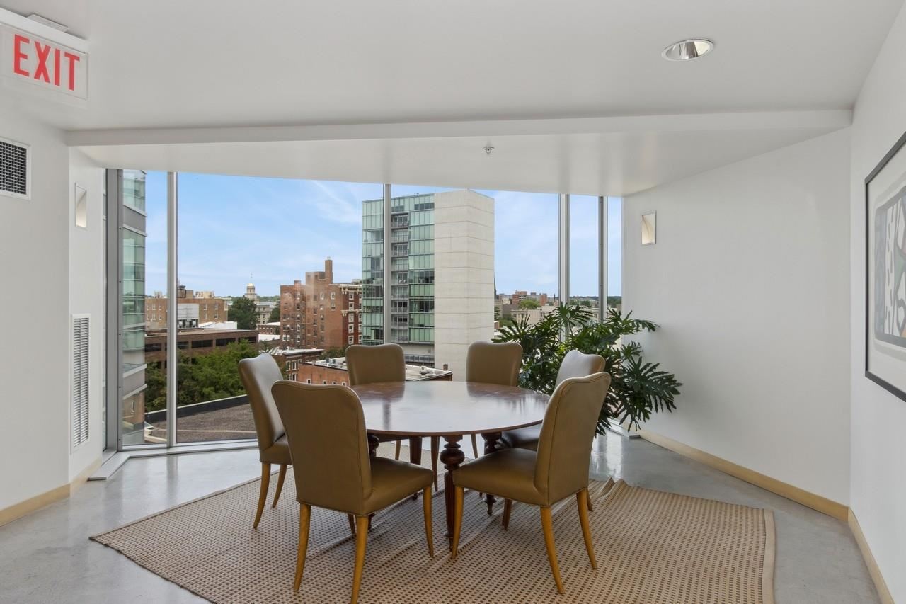 221 E College St Unit: No. 708