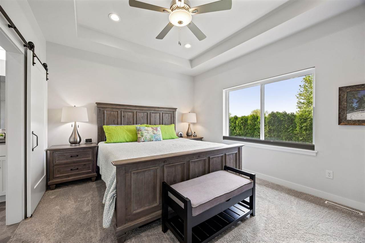 8 Pinnacle Ln