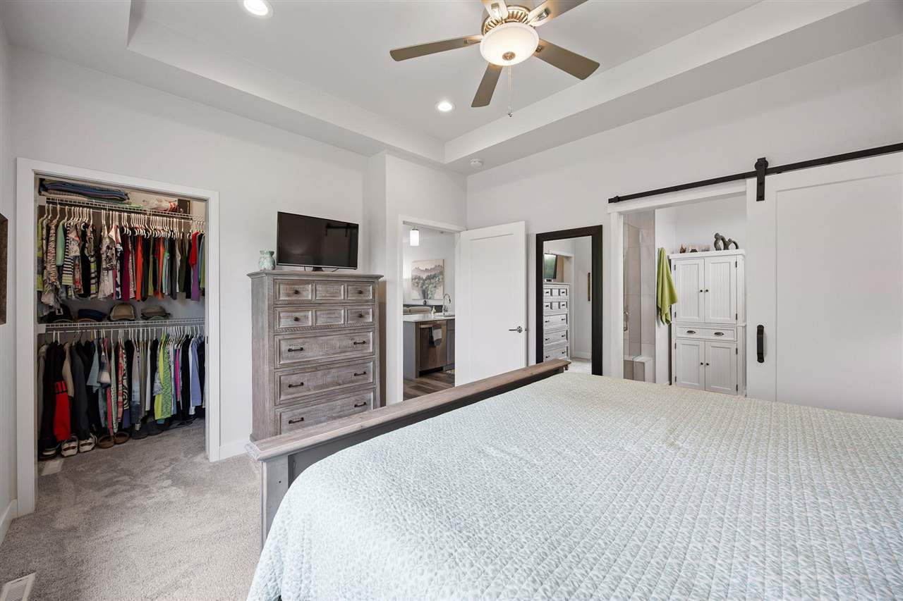 8 Pinnacle Ln