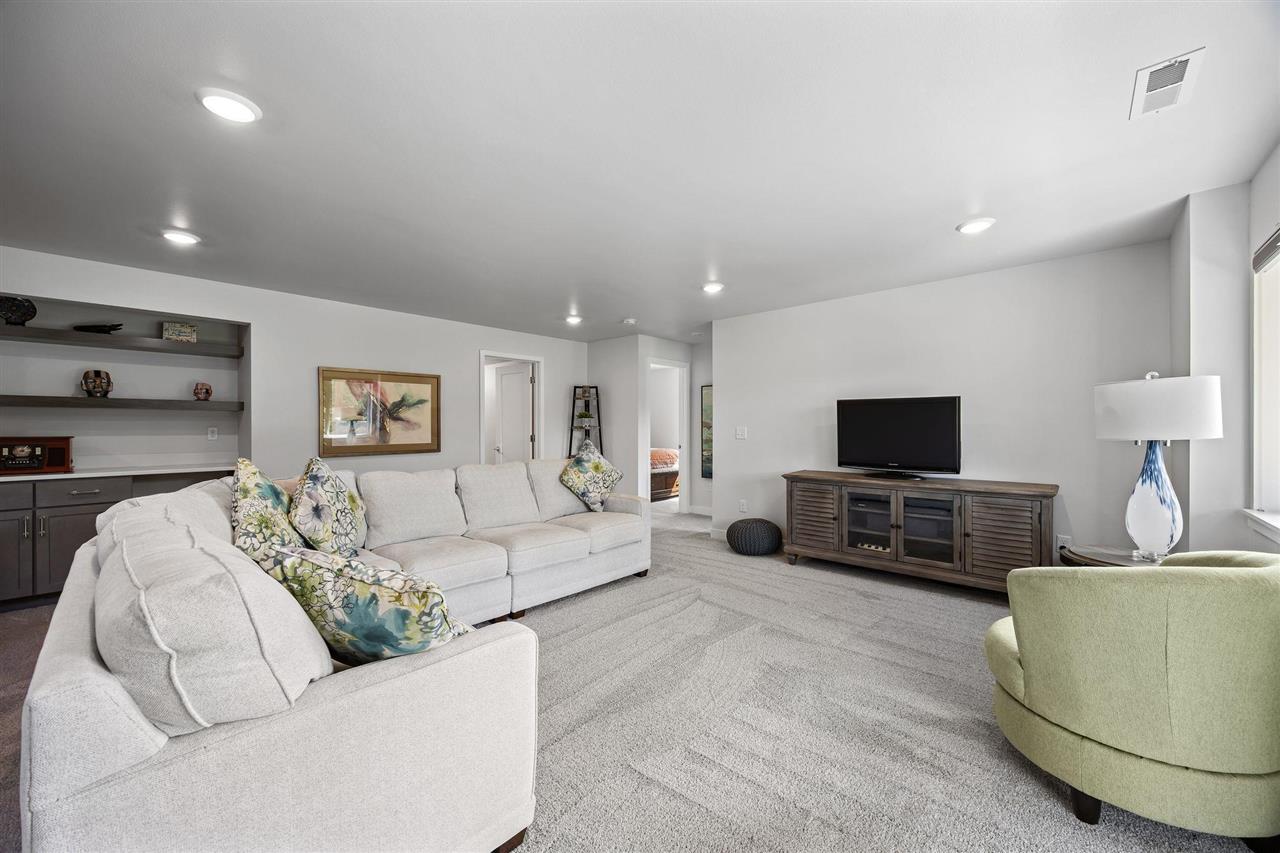 8 Pinnacle Ln
