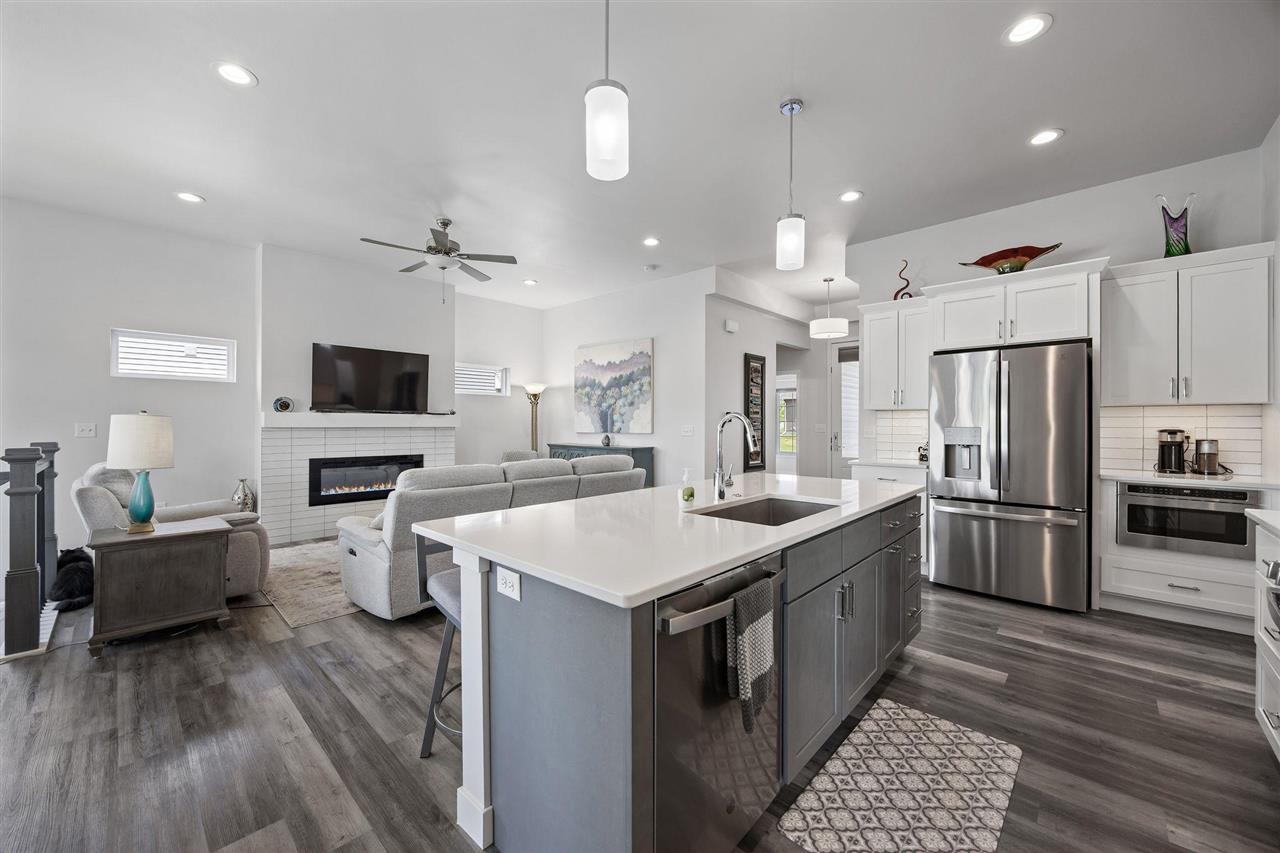 8 Pinnacle Ln