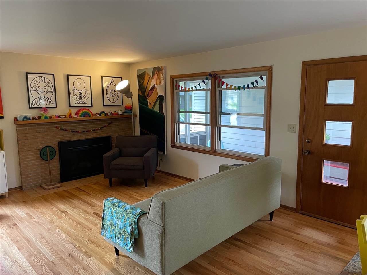 30 Montrose Ave
