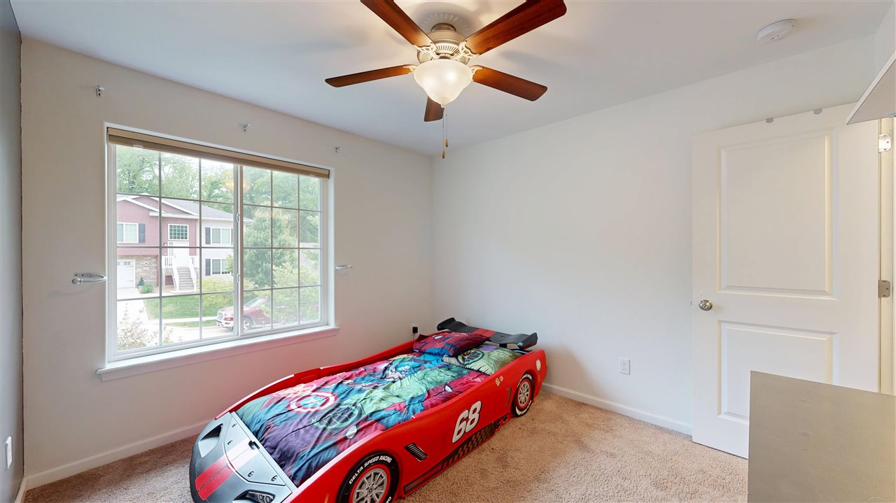 1113 Manitou Trl