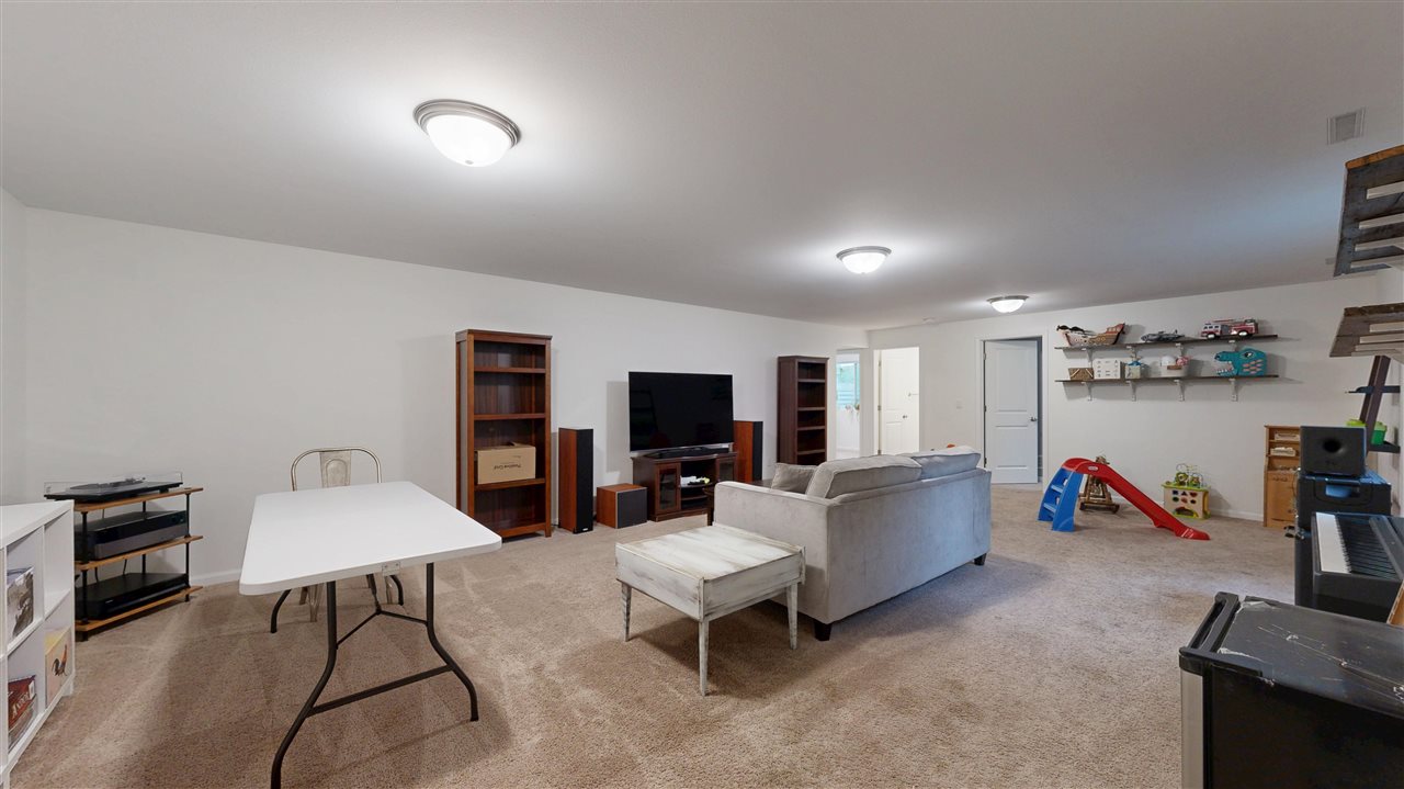 1113 Manitou Trl
