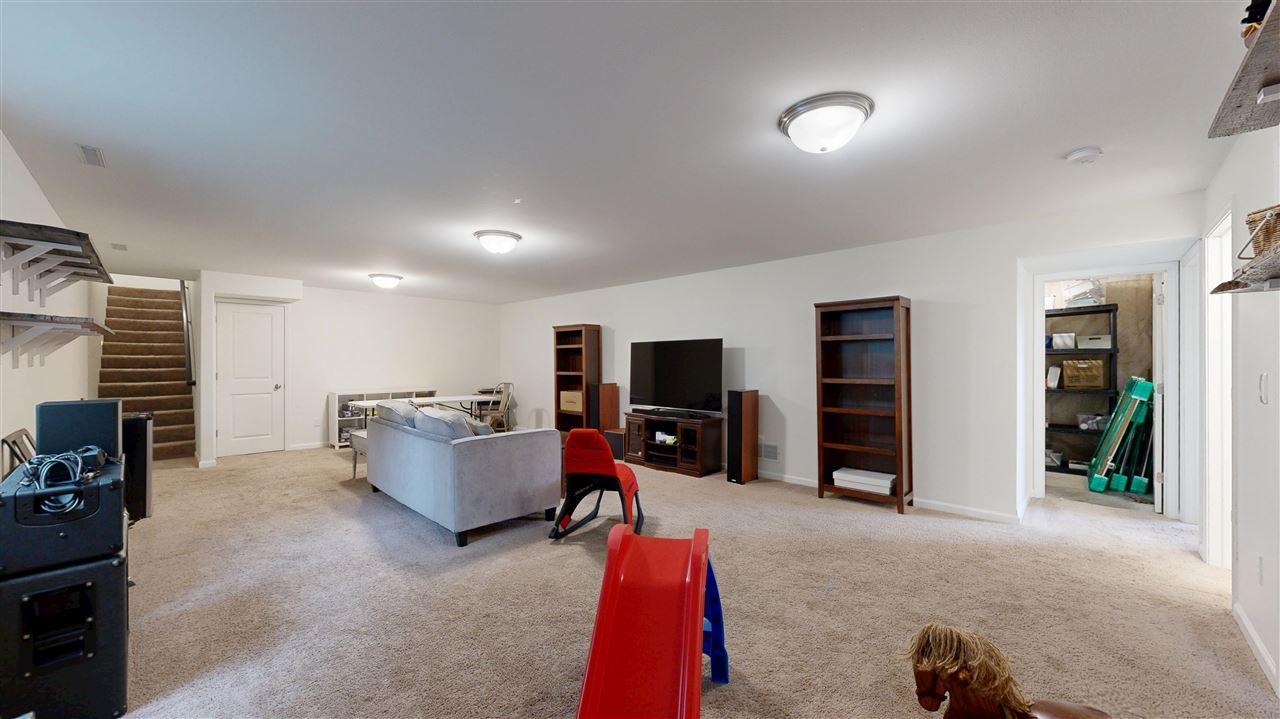 1113 Manitou Trl