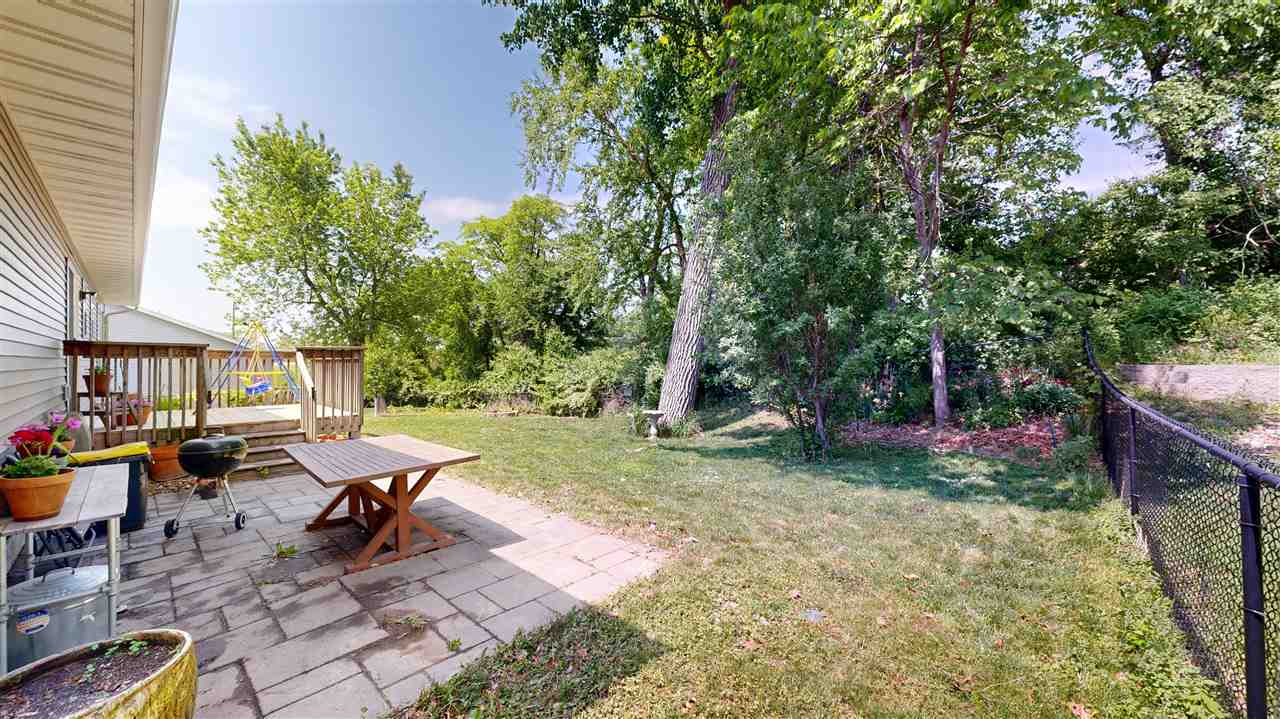 1113 Manitou Trl