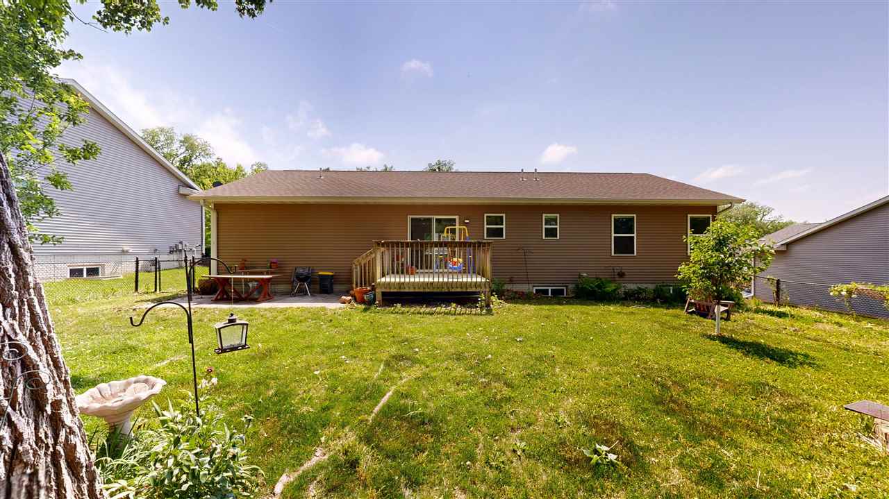 1113 Manitou Trl