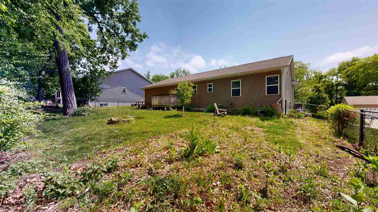 1113 Manitou Trl