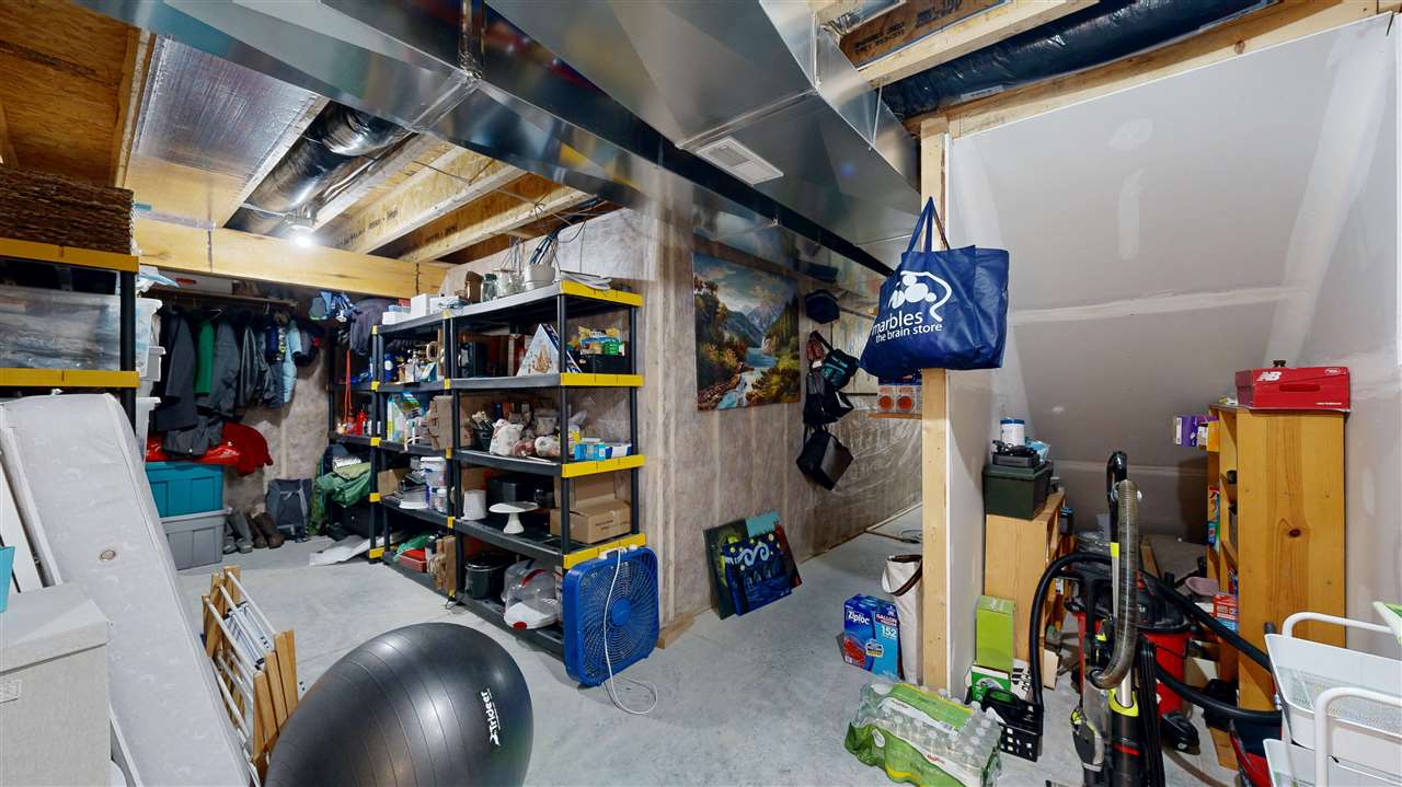 1002 Iris Ave