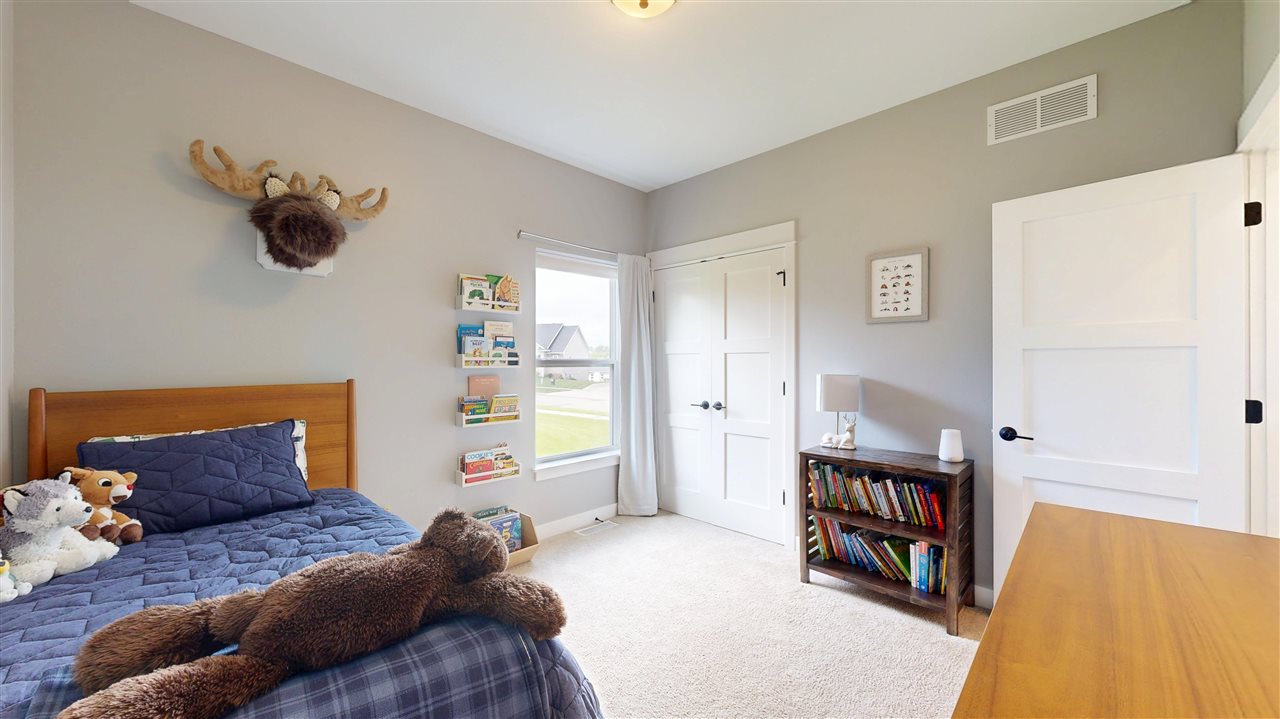 1002 Iris Ave