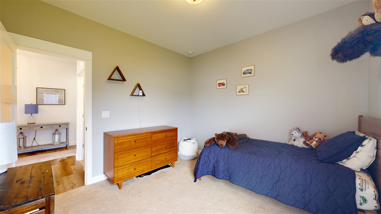 1002 Iris Ave