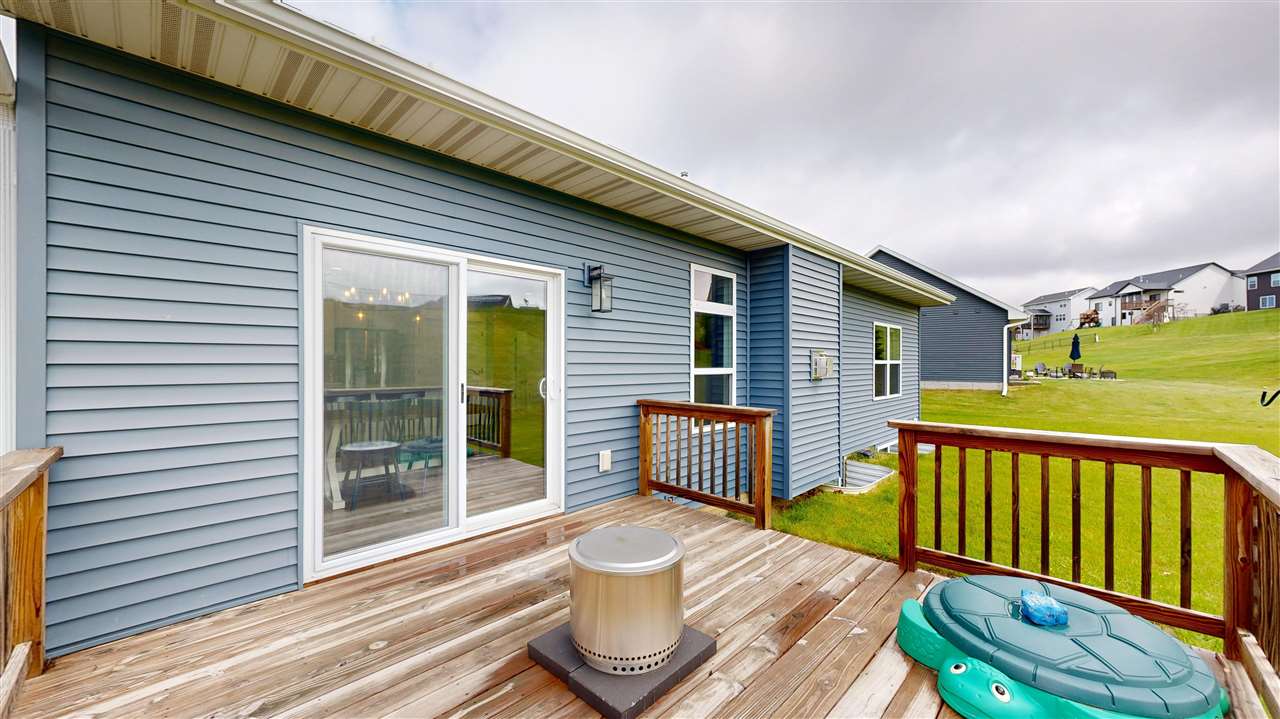 1002 Iris Ave