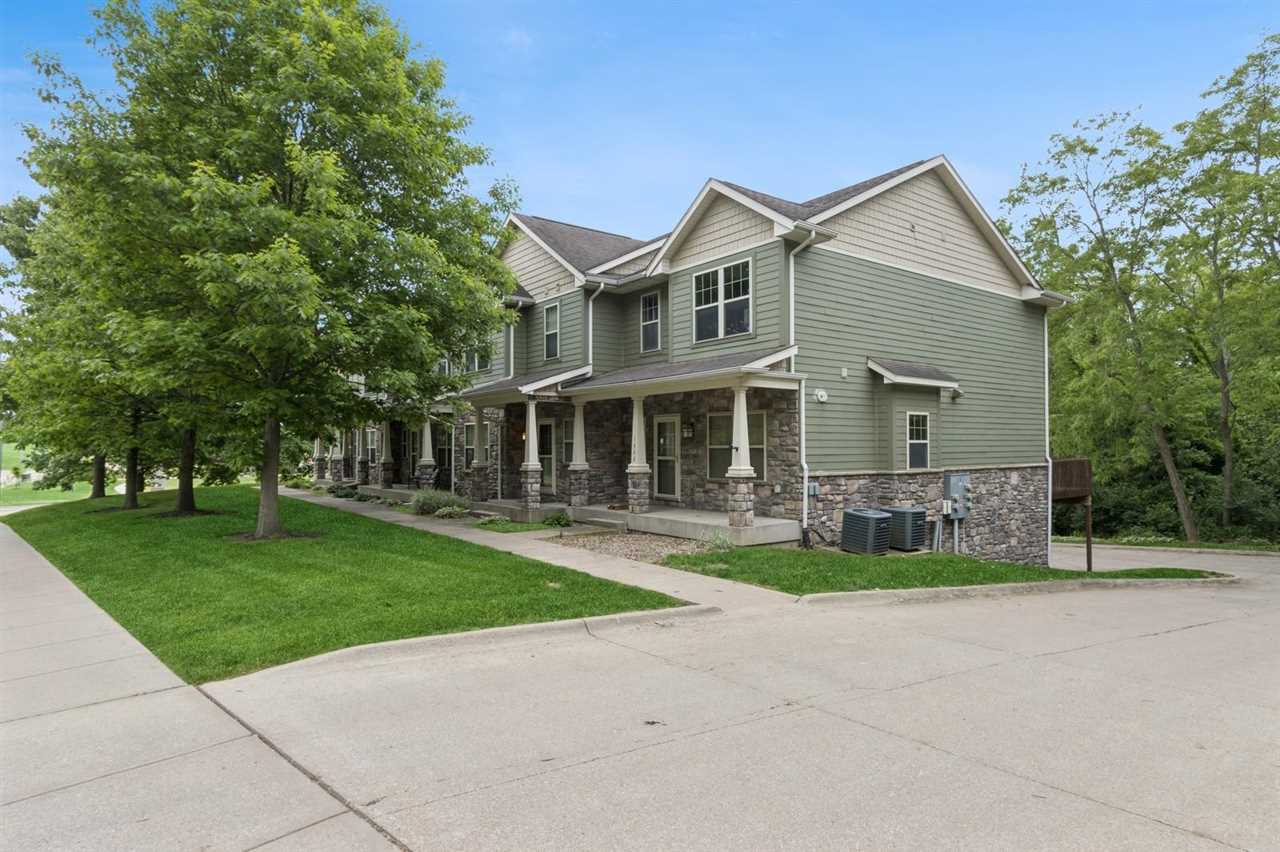 1892 N Dubuque Rd