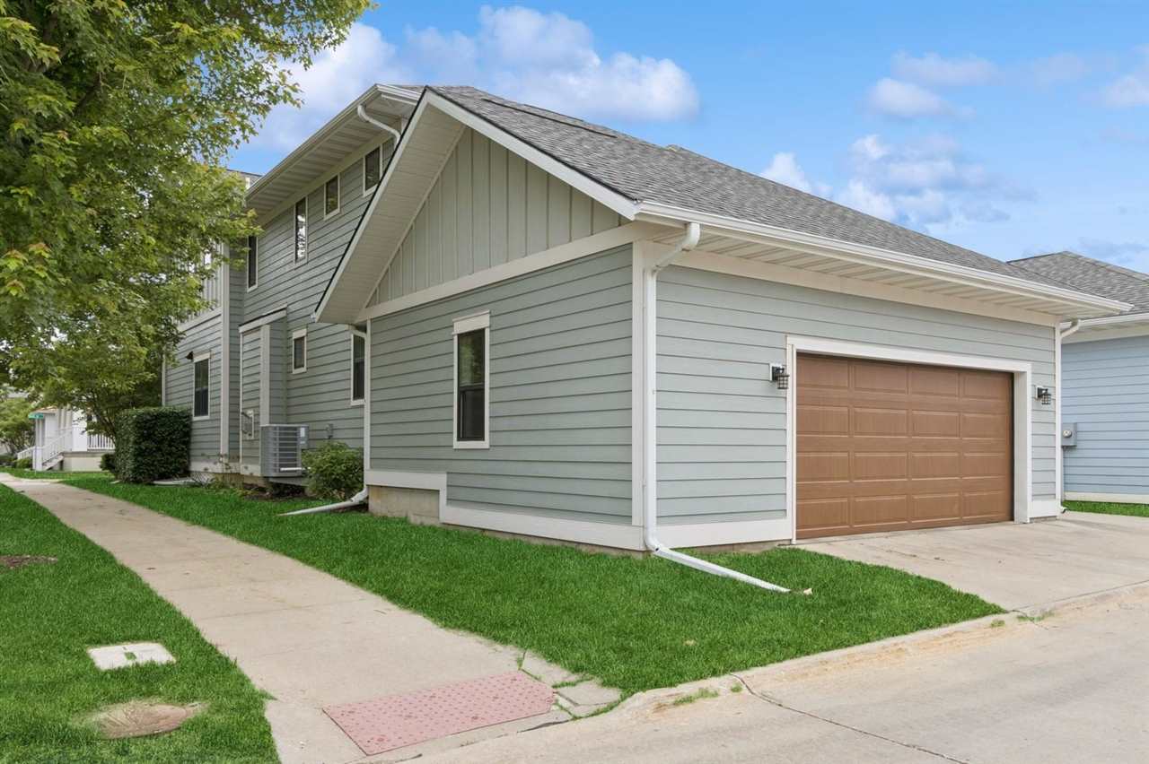 993 Ball St