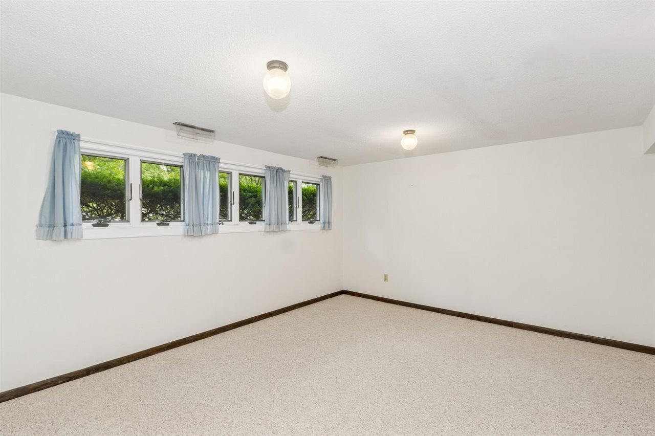 225 Linden Ct