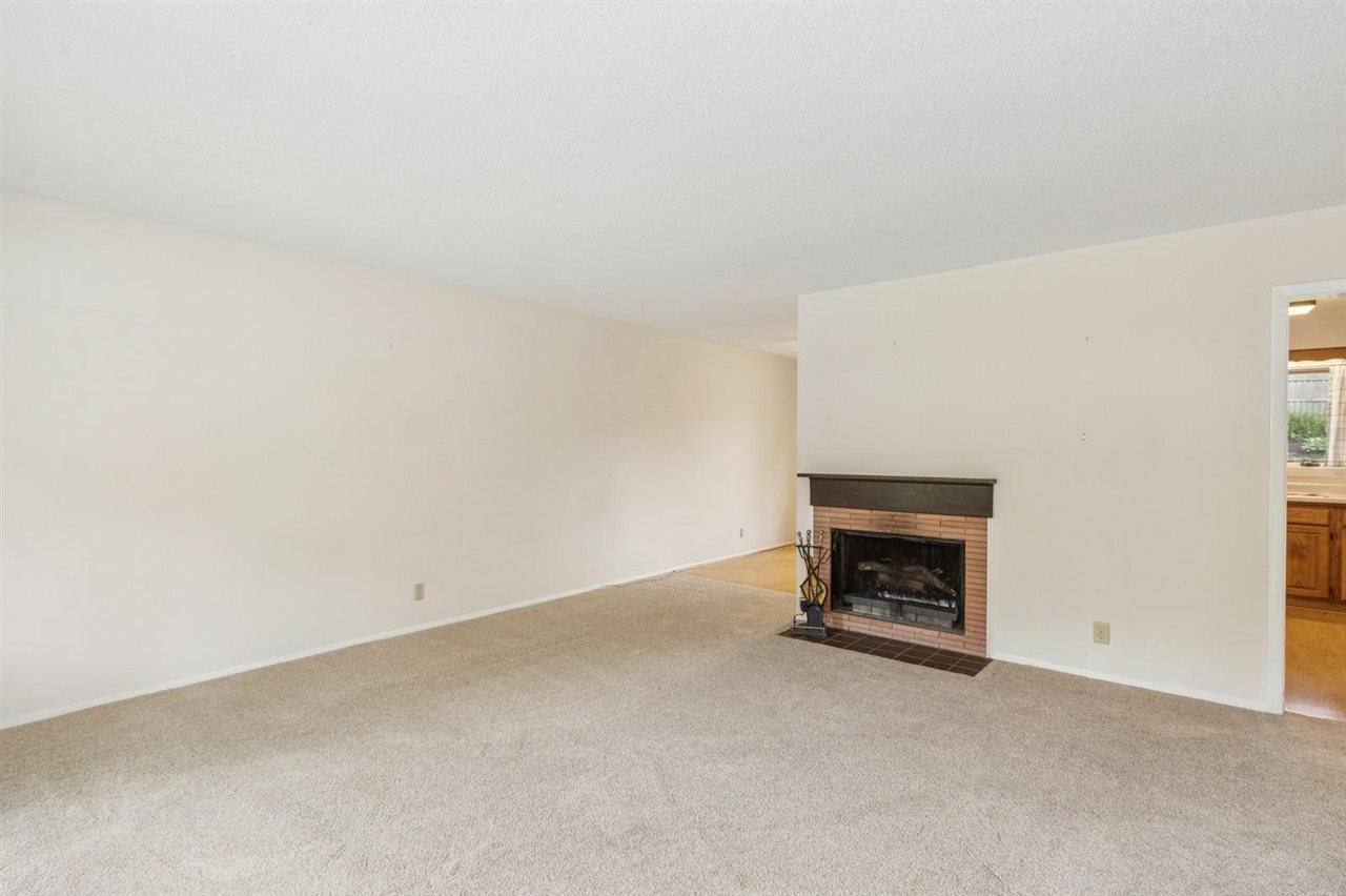 225 Linden Ct