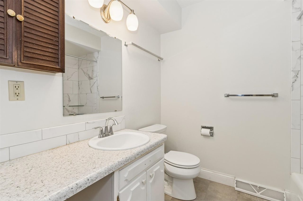 225 Linden Ct