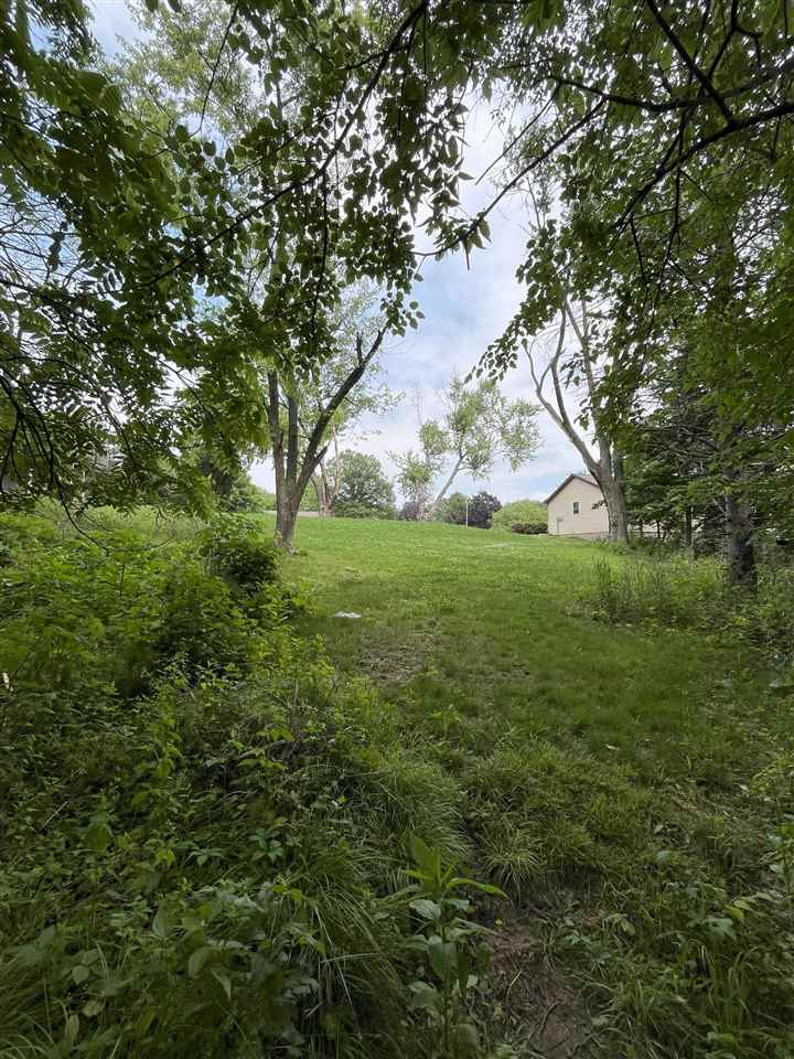 1445 Valley View Dr