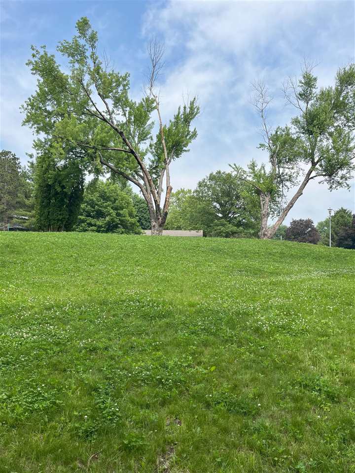 1445 Valley View Dr