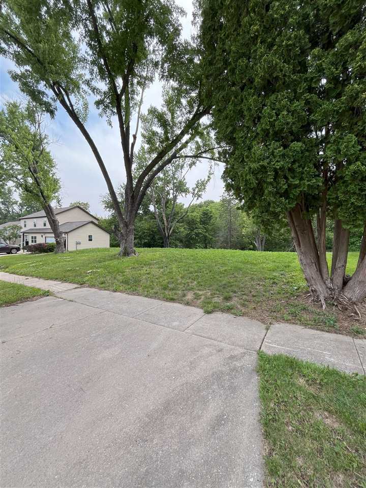1445 Valley View Dr