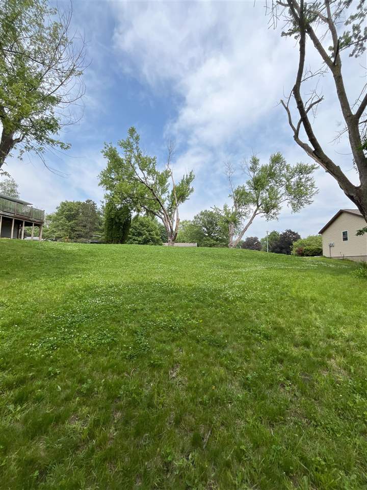 1445 Valley View Dr