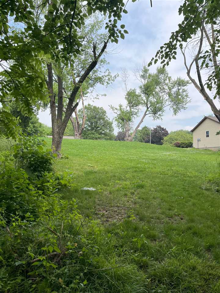 1445 Valley View Dr